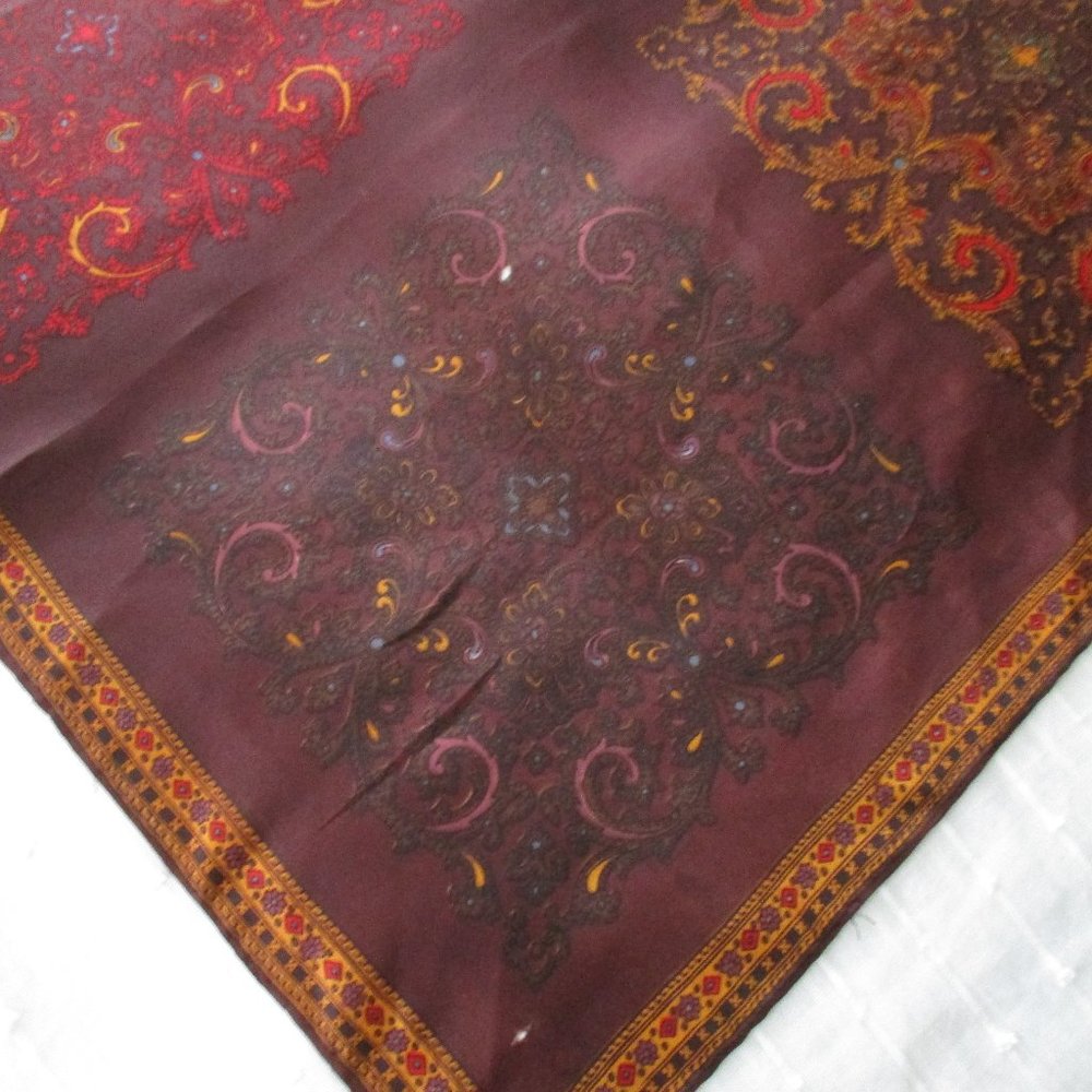 Plum & gold paisley scarf - Picture 5 of 9